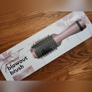 Adagio Professional Blowout Brush